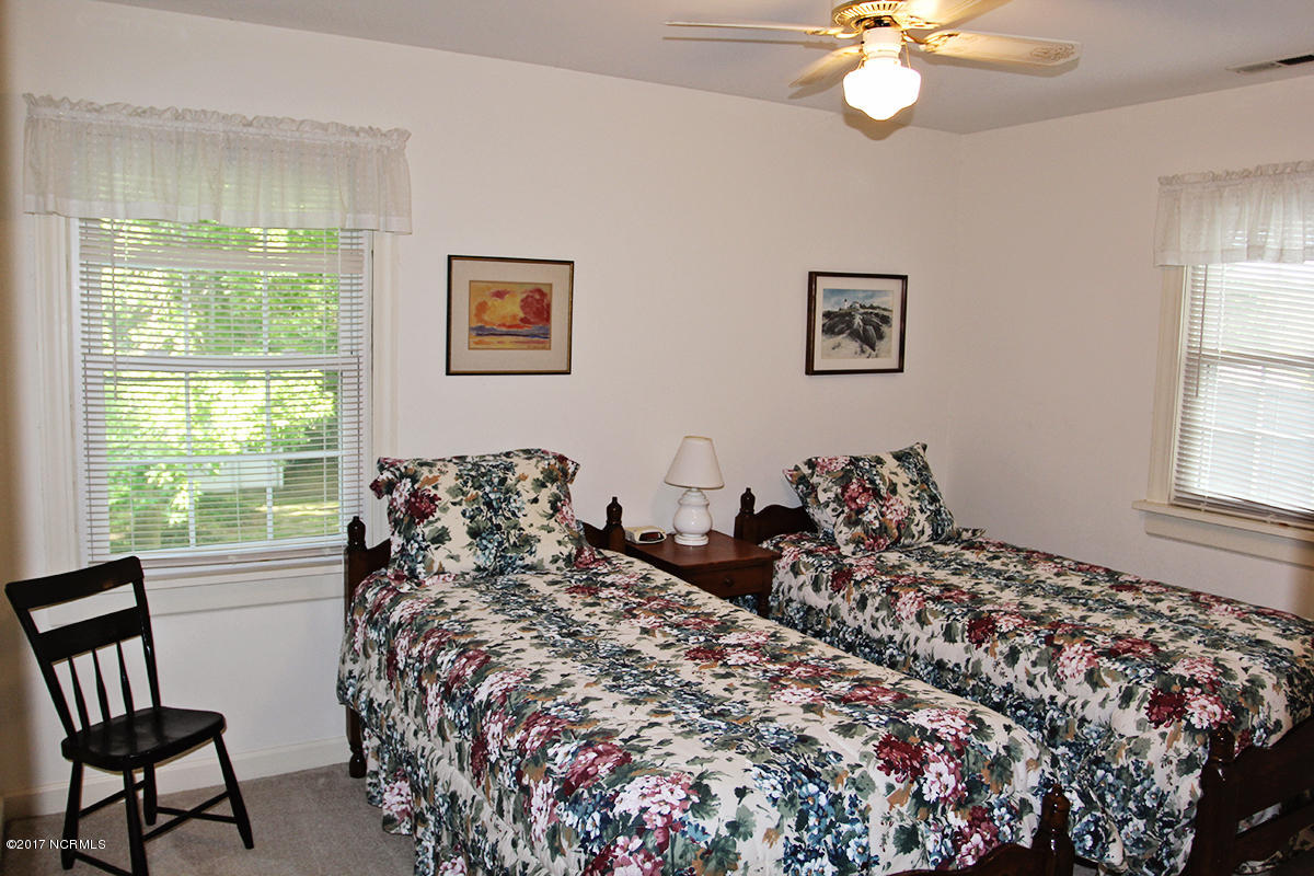 104 Olga Road Beaufort, NC 28516 - Photo 27 of 40 Bedroom 2