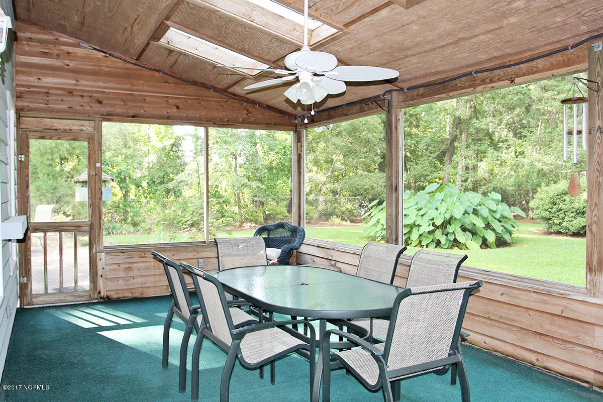 104 Olga Road Beaufort, NC 28516 - Photo 28 of 40 Screened porch