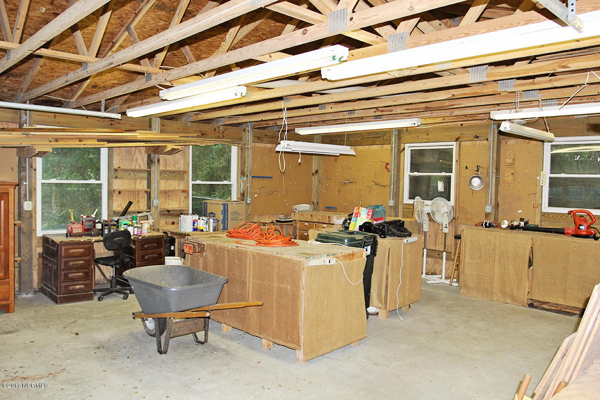 104 Olga Road Beaufort, NC 28516 - Photo 34 of 40 Workshop left