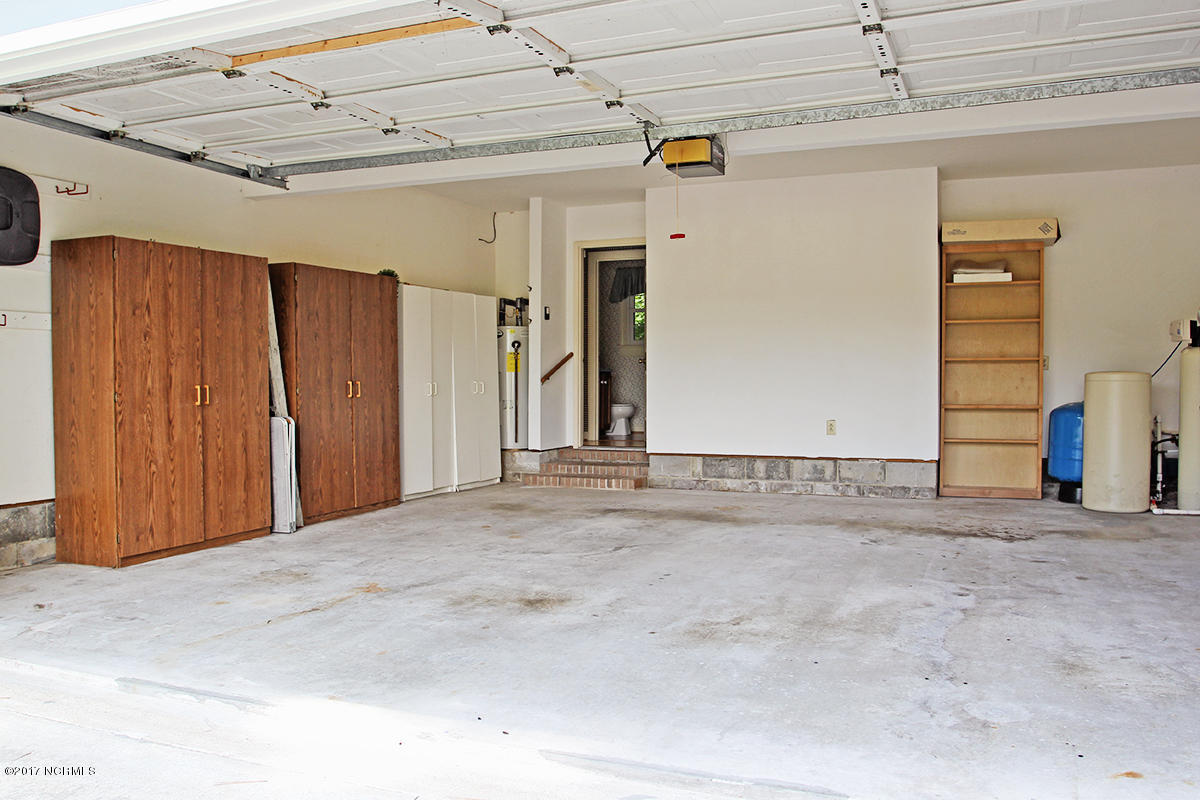 104 Olga Road Beaufort, NC 28516 - Photo 38 of 40 Garage