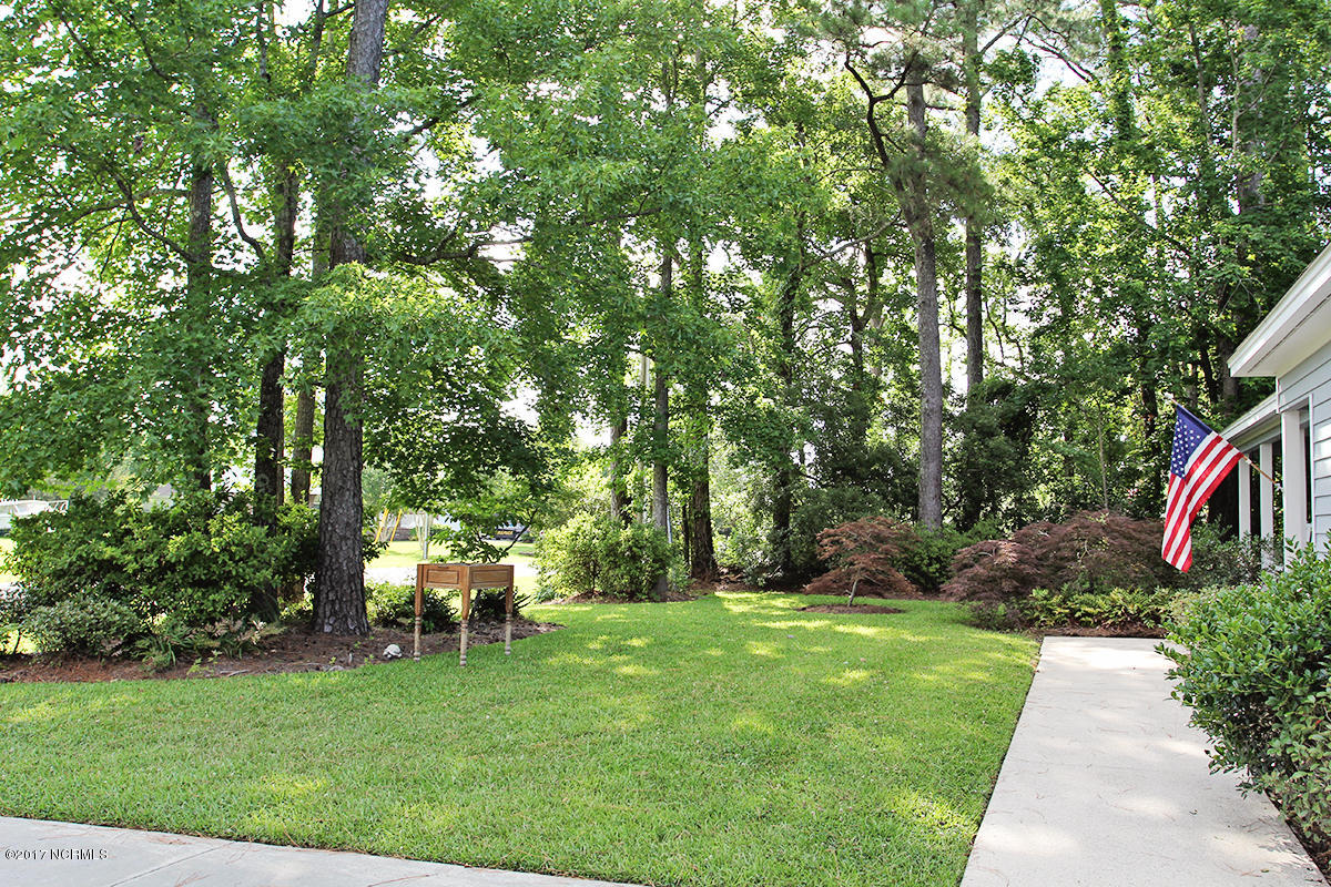 104 Olga Road Beaufort, NC 28516 - Photo 4 of 40 Front yard