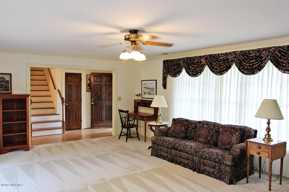 104 Olga Road Beaufort, NC 28516 - Photo 7 of 40 Living room to Foyer