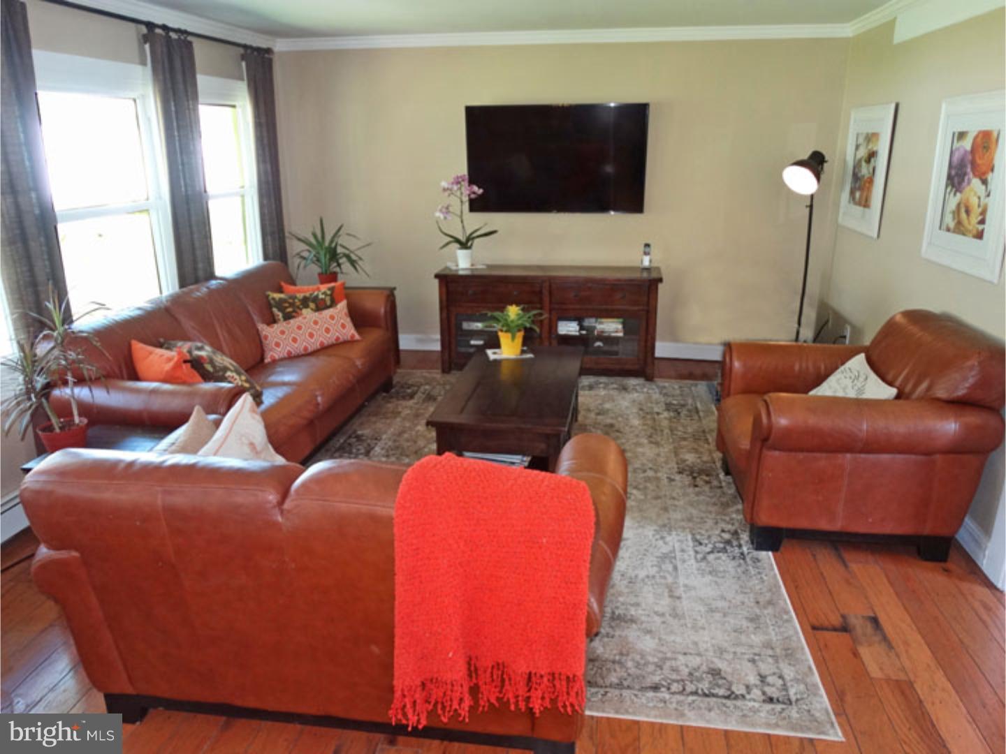 19 Silverspruce Road Levittown, PA 19056 - Photo 8 of 24 Gallery Image 8