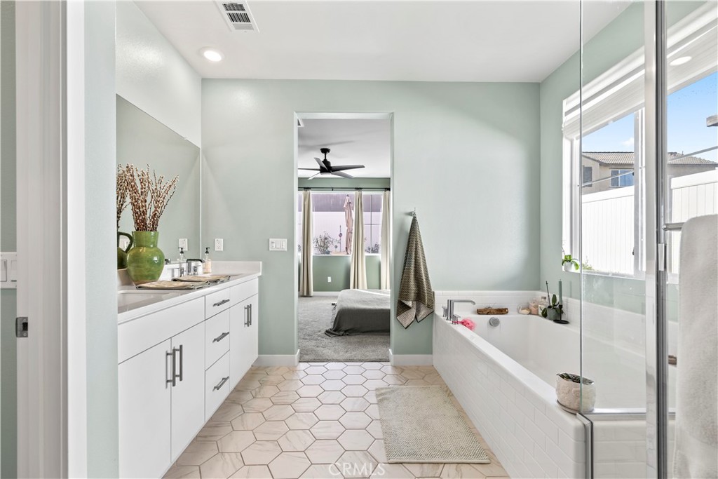 2482 Wagon Wheel Way Rialto, CA 92377 - Photo 17 of 44