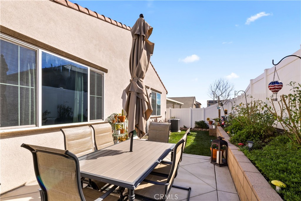 2482 Wagon Wheel Way Rialto, CA 92377 - Photo 37 of 44