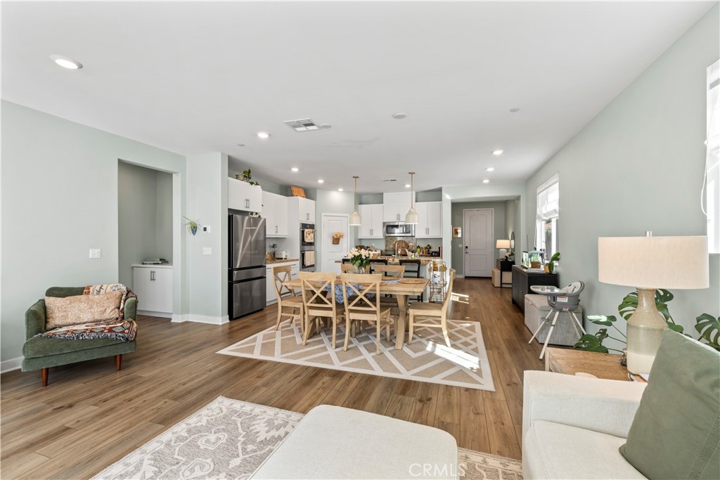 2482 Wagon Wheel Way Rialto, CA 92377 - Photo 4 of 44