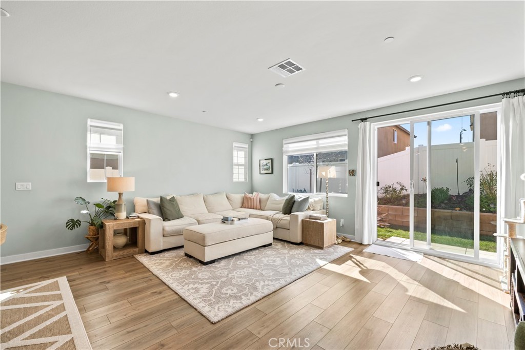 2482 Wagon Wheel Way Rialto, CA 92377 - Photo 8 of 44