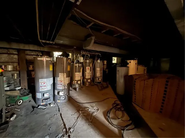 a table and chairs in front of door