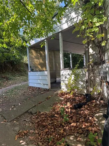 a room with hard wood floor