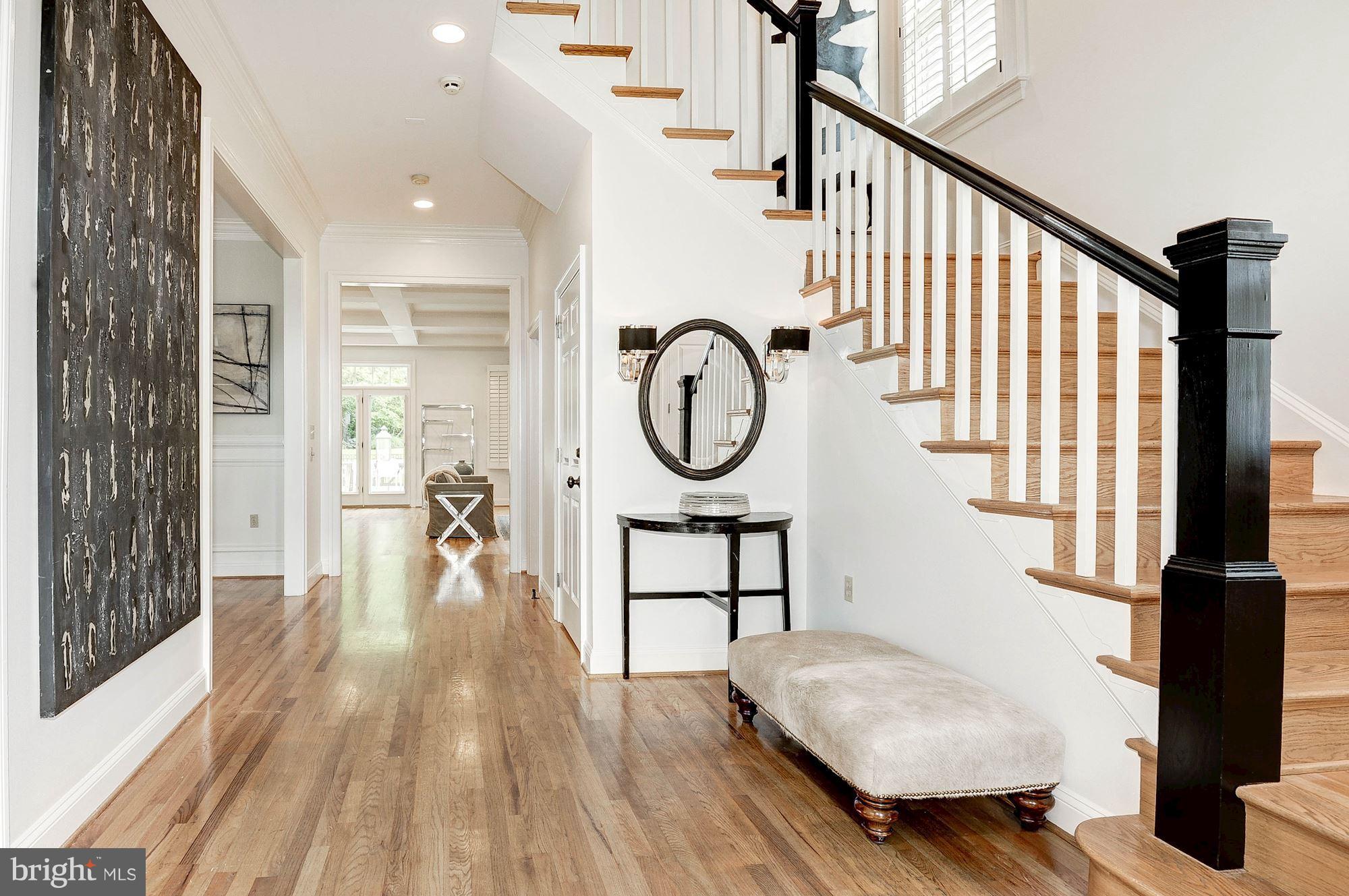 5005 Belt Road Northwest Washington, DC 20016 - Photo 3 of 26 Interior (General)