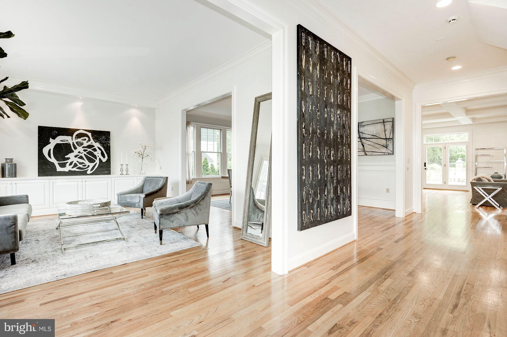 5005 Belt Road Northwest Washington, DC 20016 - Photo 4 of 26 Interior (General)