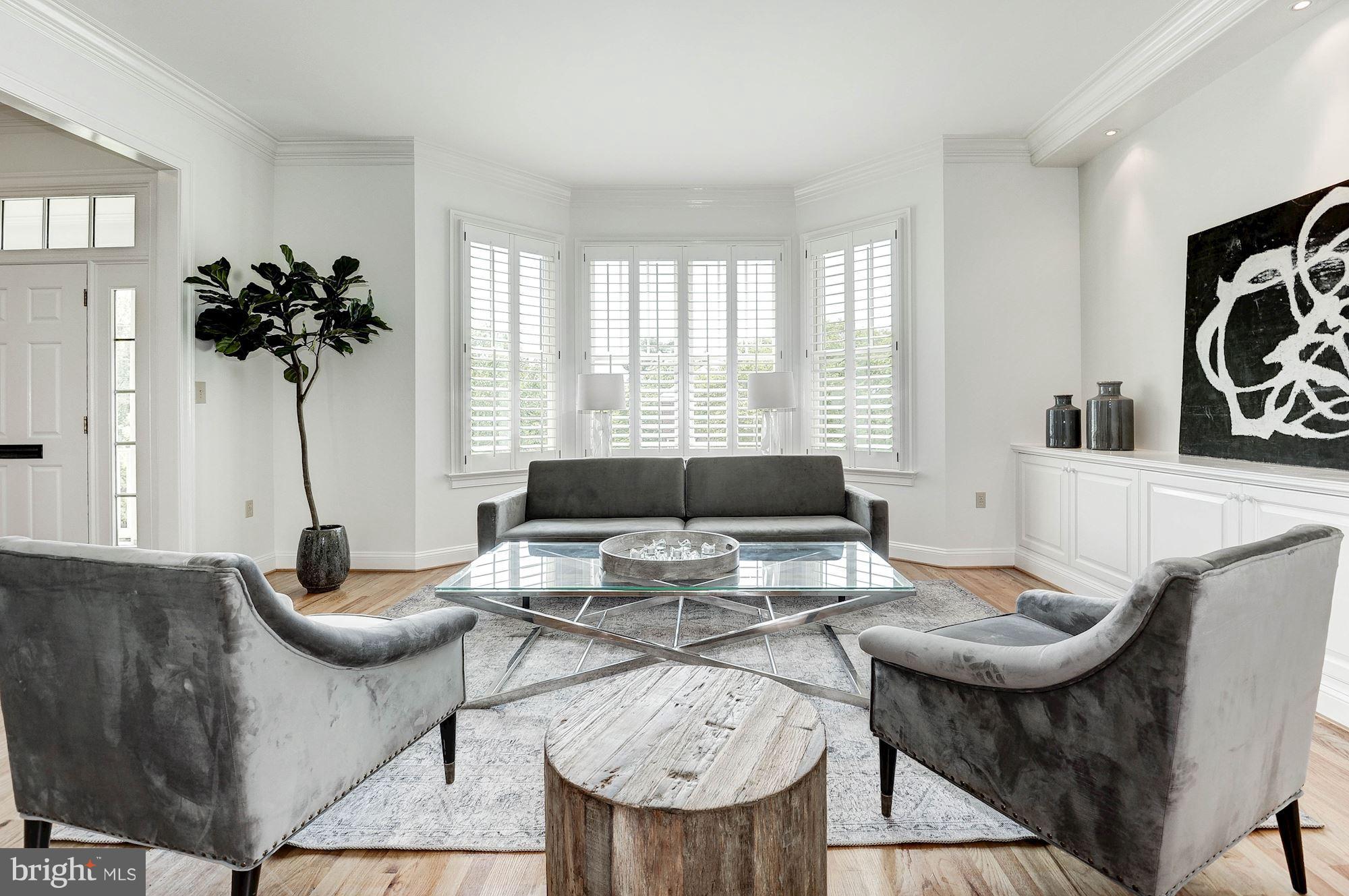 5005 Belt Road Northwest Washington, DC 20016 - Photo 5 of 26 Living Room