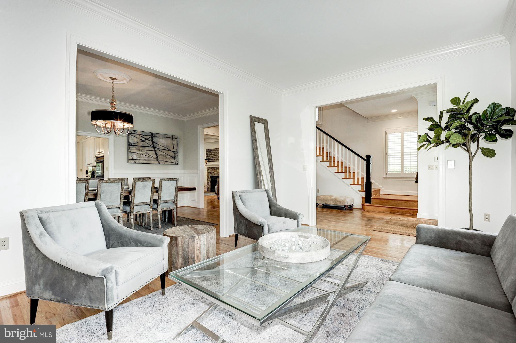 5005 Belt Road Northwest Washington, DC 20016 - Photo 6 of 26 Living Room