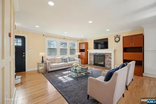 $792,000 | 59 Oakwood Drive, Wayne, NJ 07470