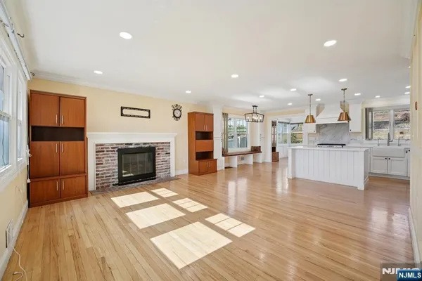 $792,000 | 59 Oakwood Drive, Wayne, NJ 07470