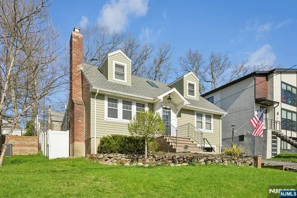 $792,000 | 59 Oakwood Drive, Wayne, NJ 07470