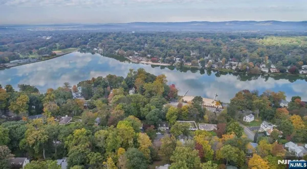 $792,000 | 59 Oakwood Drive, Wayne, NJ 07470