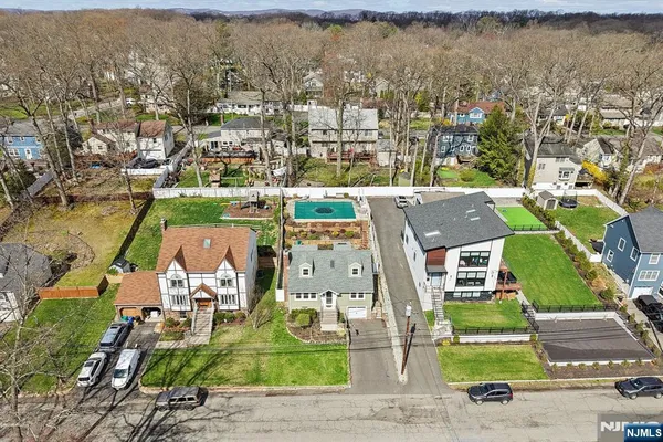 $792,000 | 59 Oakwood Drive, Wayne, NJ 07470