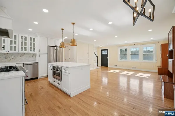 $792,000 | 59 Oakwood Drive, Wayne, NJ 07470