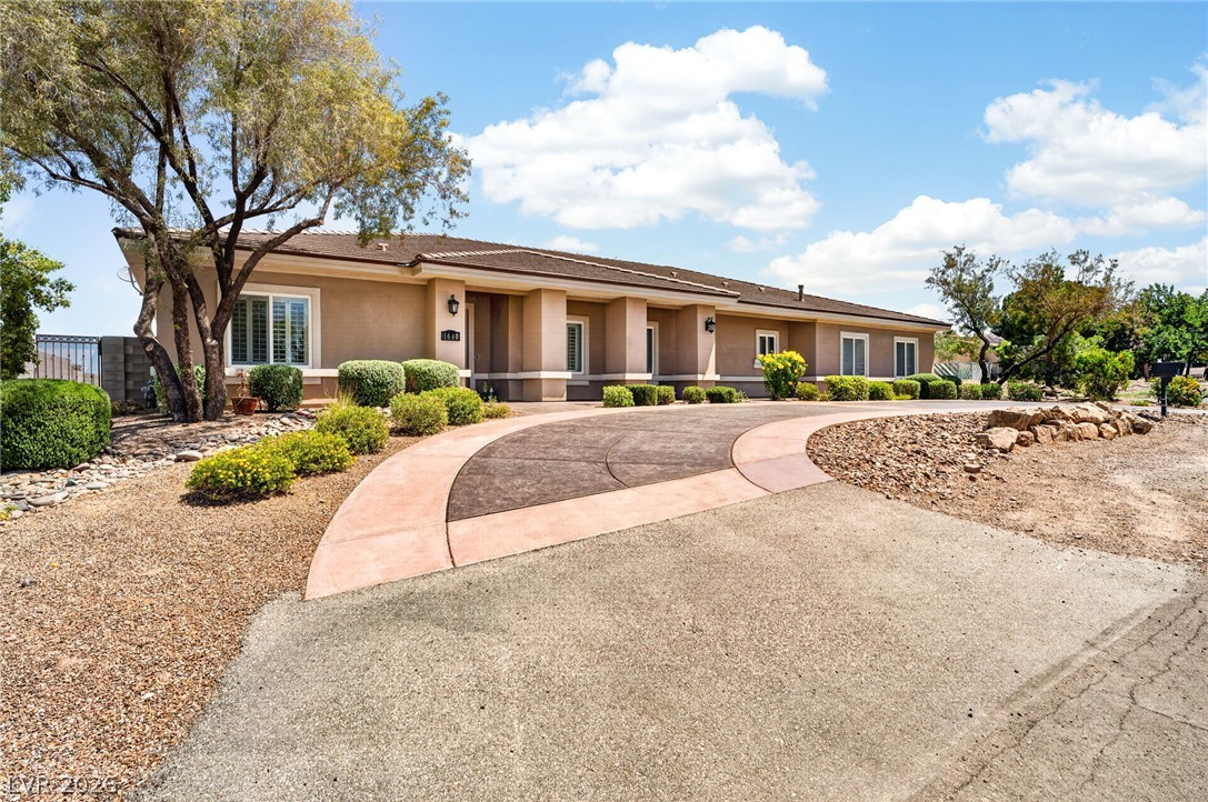 1640 Rocking Horse Drive Henderson, NV 89002 - Photo 3 of 88