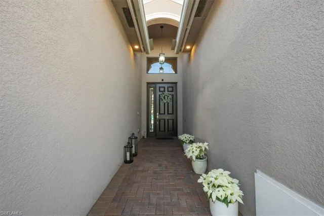 $1,575,000 | 13867 Luna Drive, Naples, FL 34109