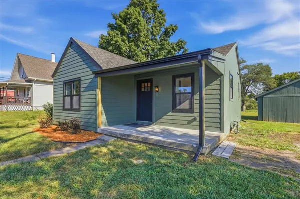 $215,000 | 168 West North Street, Peculiar, MO 64078