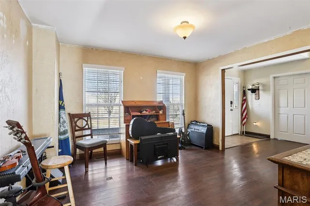 $750,000 | 308 Buck Creek Road, Silex, MO 63377