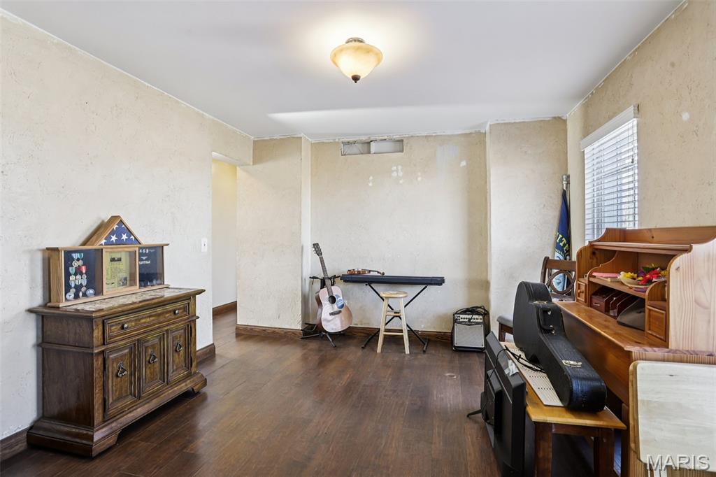 308 Buck Creek Road Silex, MO 63377 - Photo 18 of 49