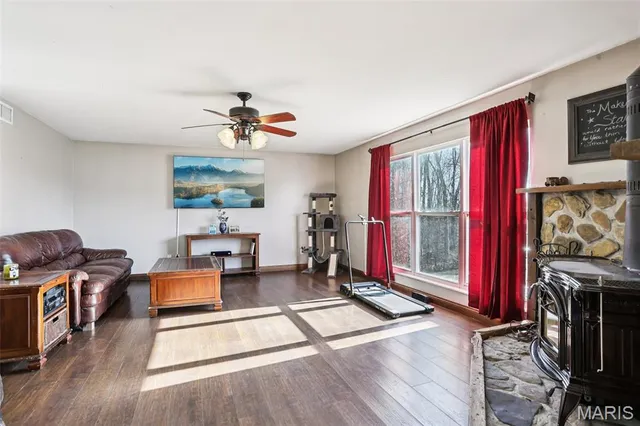 $750,000 | 308 Buck Creek Road, Silex, MO 63377