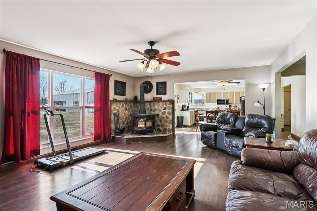 308 Buck Creek Road Silex, MO 63377 - Photo 8 of 49