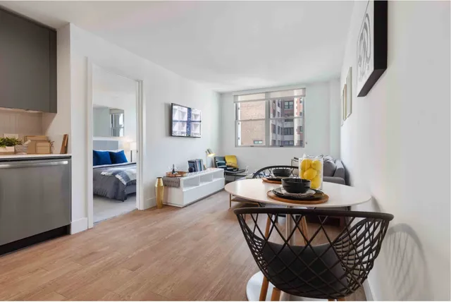 $2,800 | 420 West Belmont Avenue, Unit 7E, Chicago, IL 60657