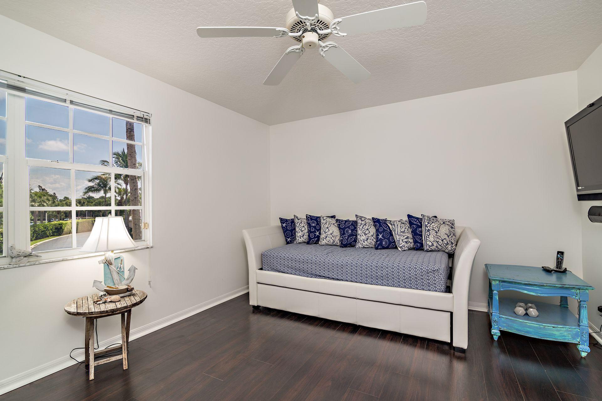 3934 North Longview Drive Jupiter, FL 33477 - Photo 17 of 37 16