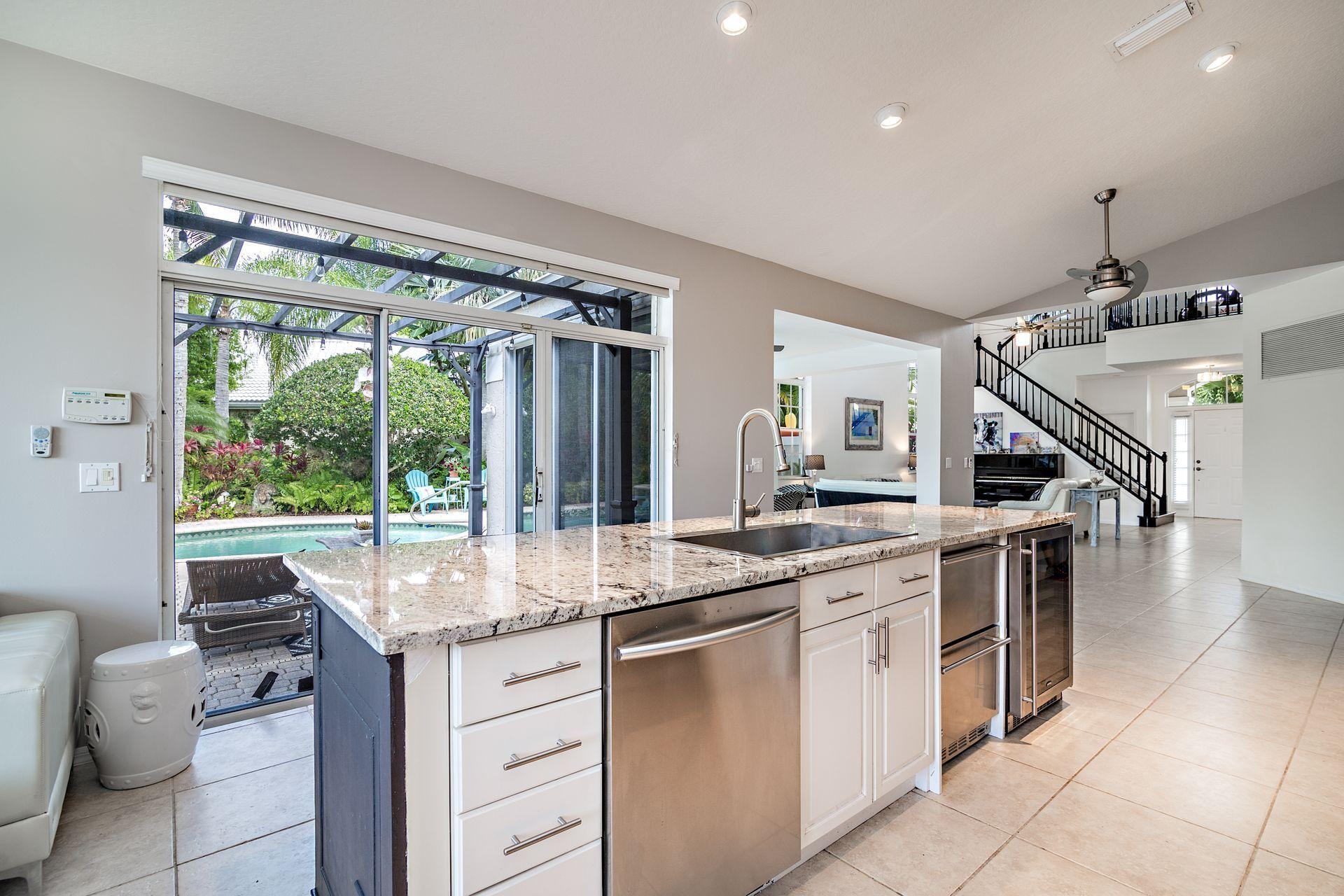 3934 North Longview Drive Jupiter, FL 33477 - Photo 10 of 37 9