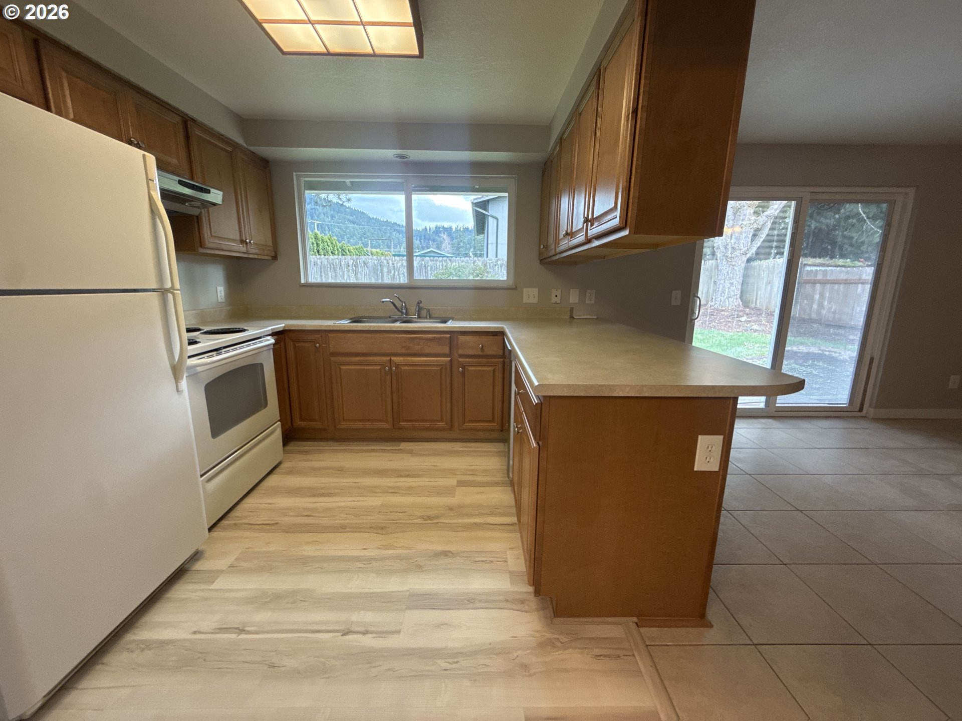 6875 B Street Springfield, OR 97478 - Photo 5 of 20