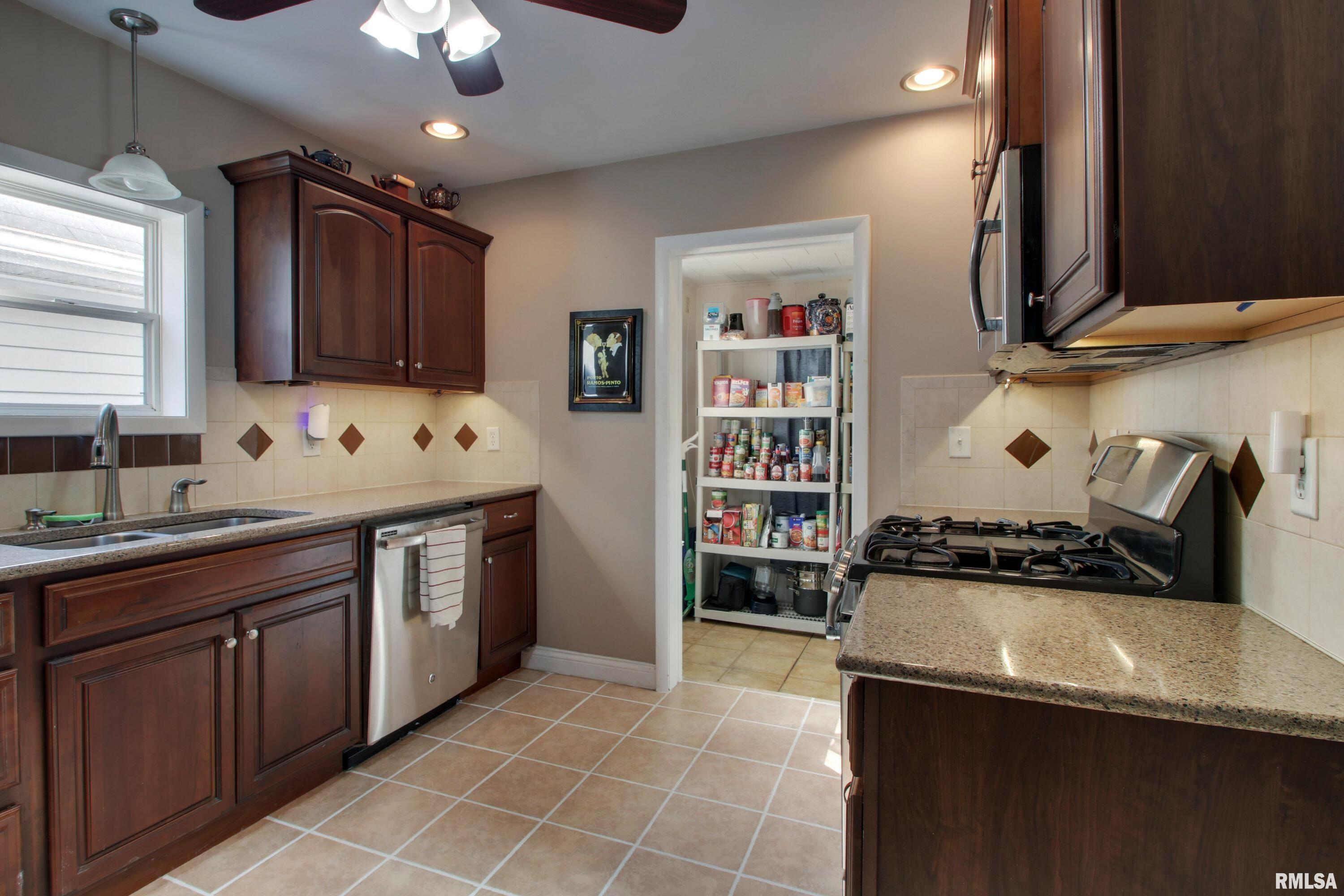 2100 Payson Avenue Quincy, IL 62301 - Photo 10 of 24