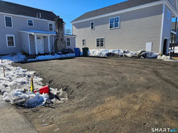 $2,100 | 151 East Main Street, Unit 2B, Clinton, CT 06413