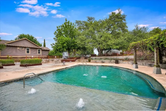 $2,250 | 2001 Tramson Drive, Austin, TX 78741