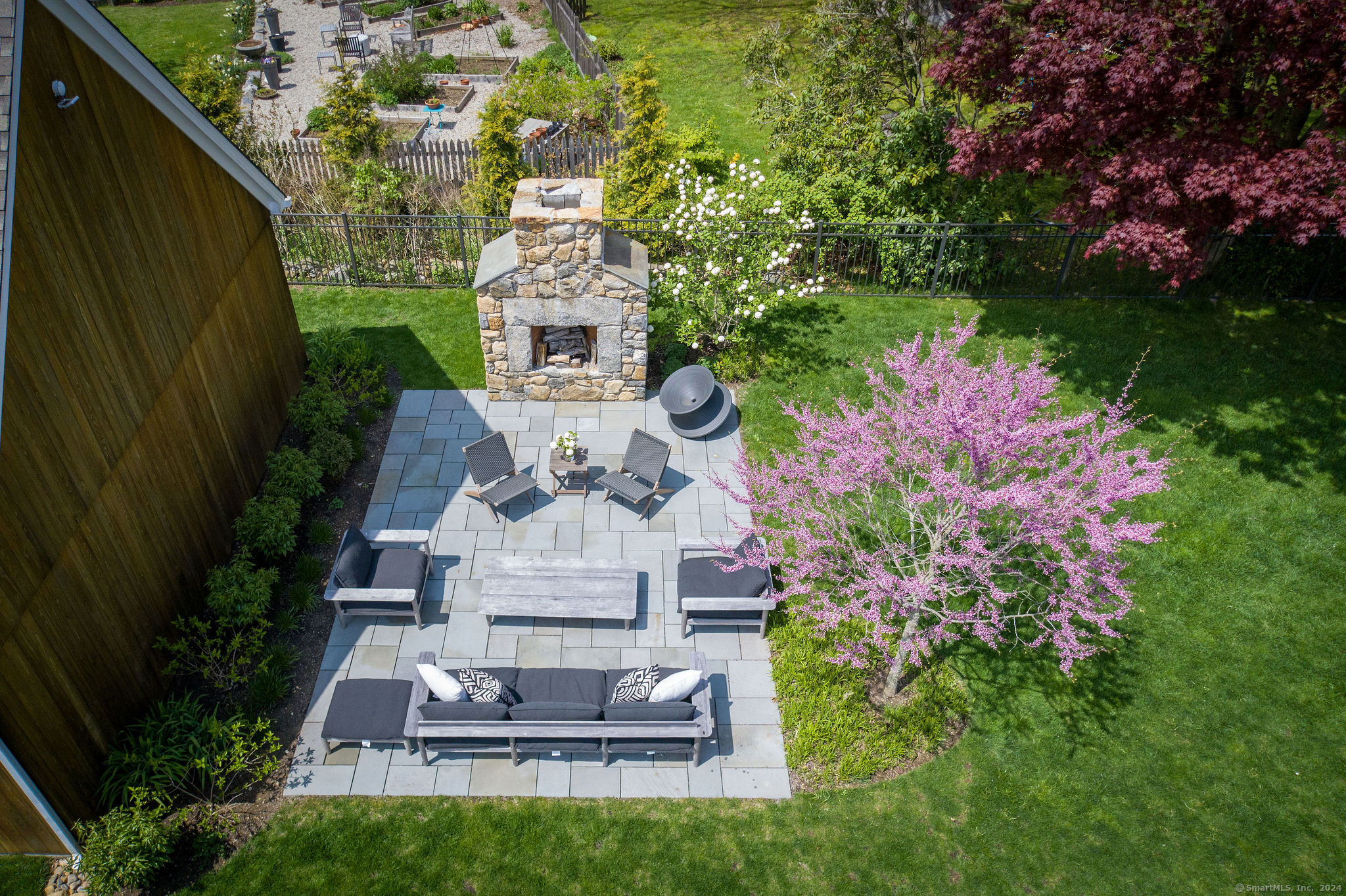 41 Liberty Street Madison, CT 06443 - Photo 4 of 36 Your outdoor oasis!