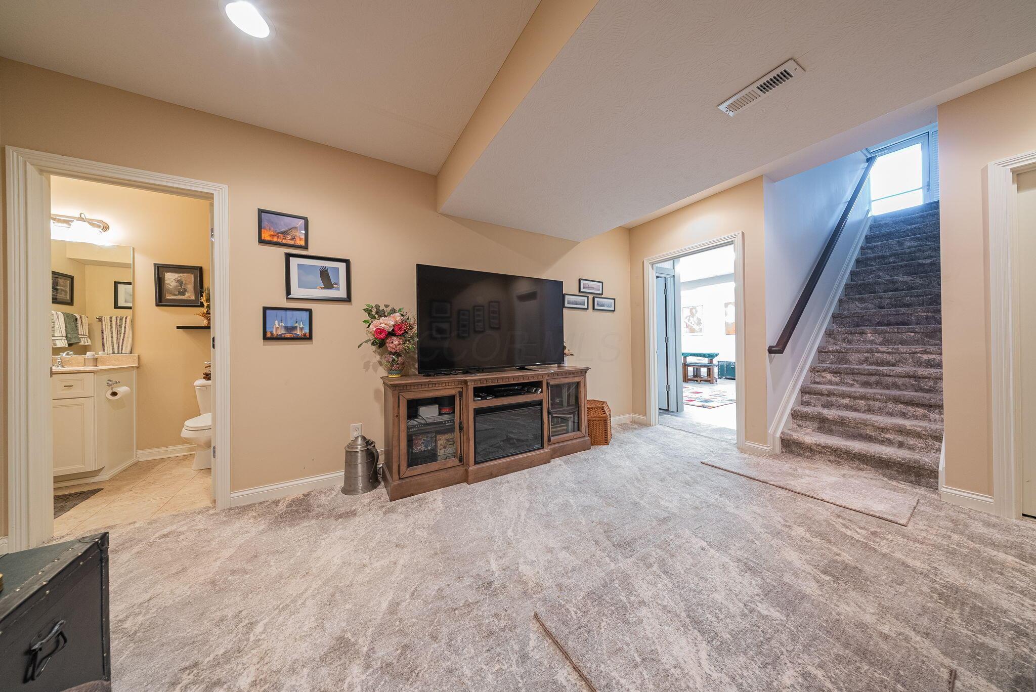 6183 Ray's Way, Unit 25 Hilliard, OH 43026 - Photo 46 of 88 Lower Level
