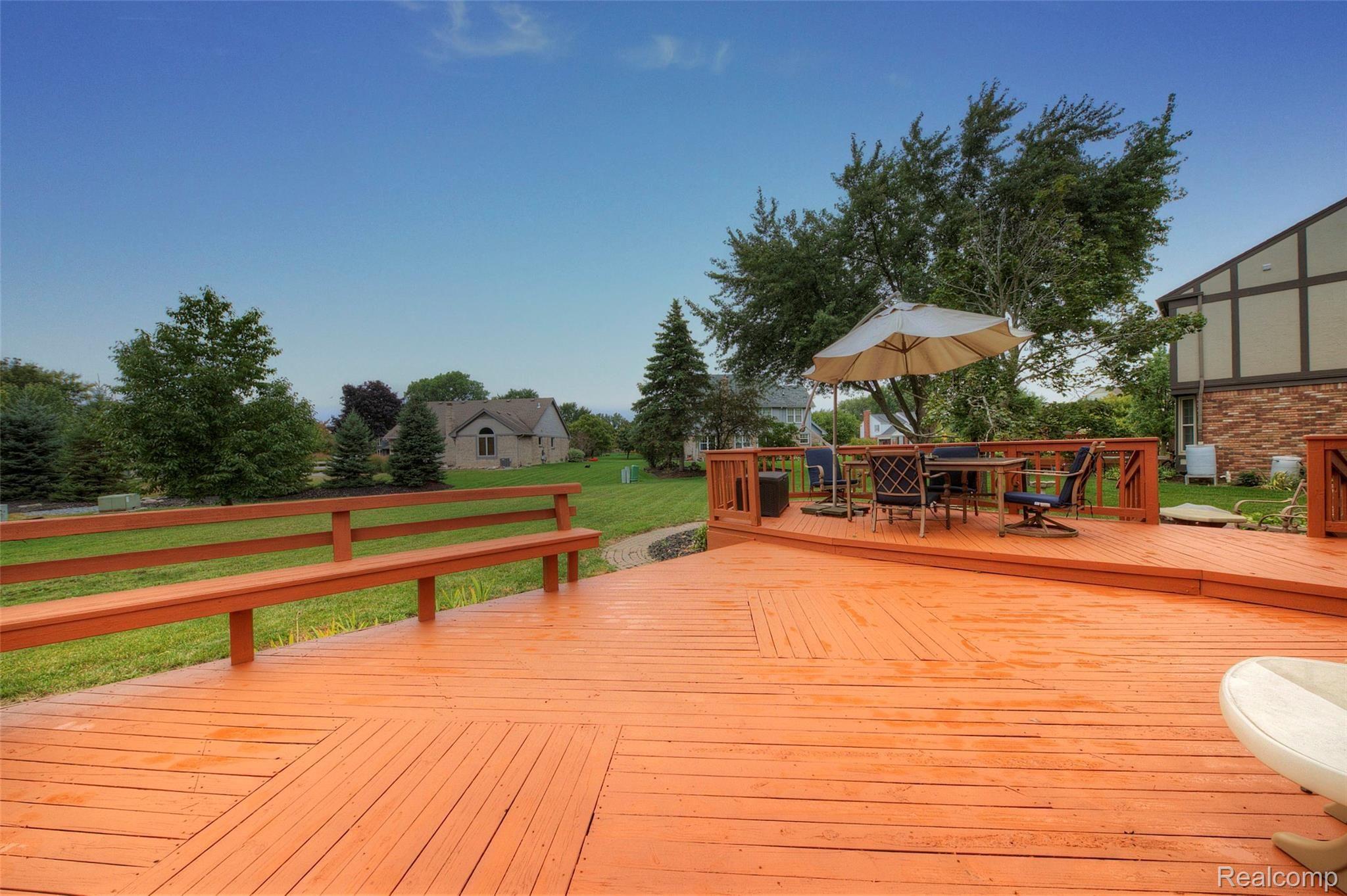 6853 Carlton Road Canton, MI 48187 - Photo 49 of 51 49 Deck.jpg
