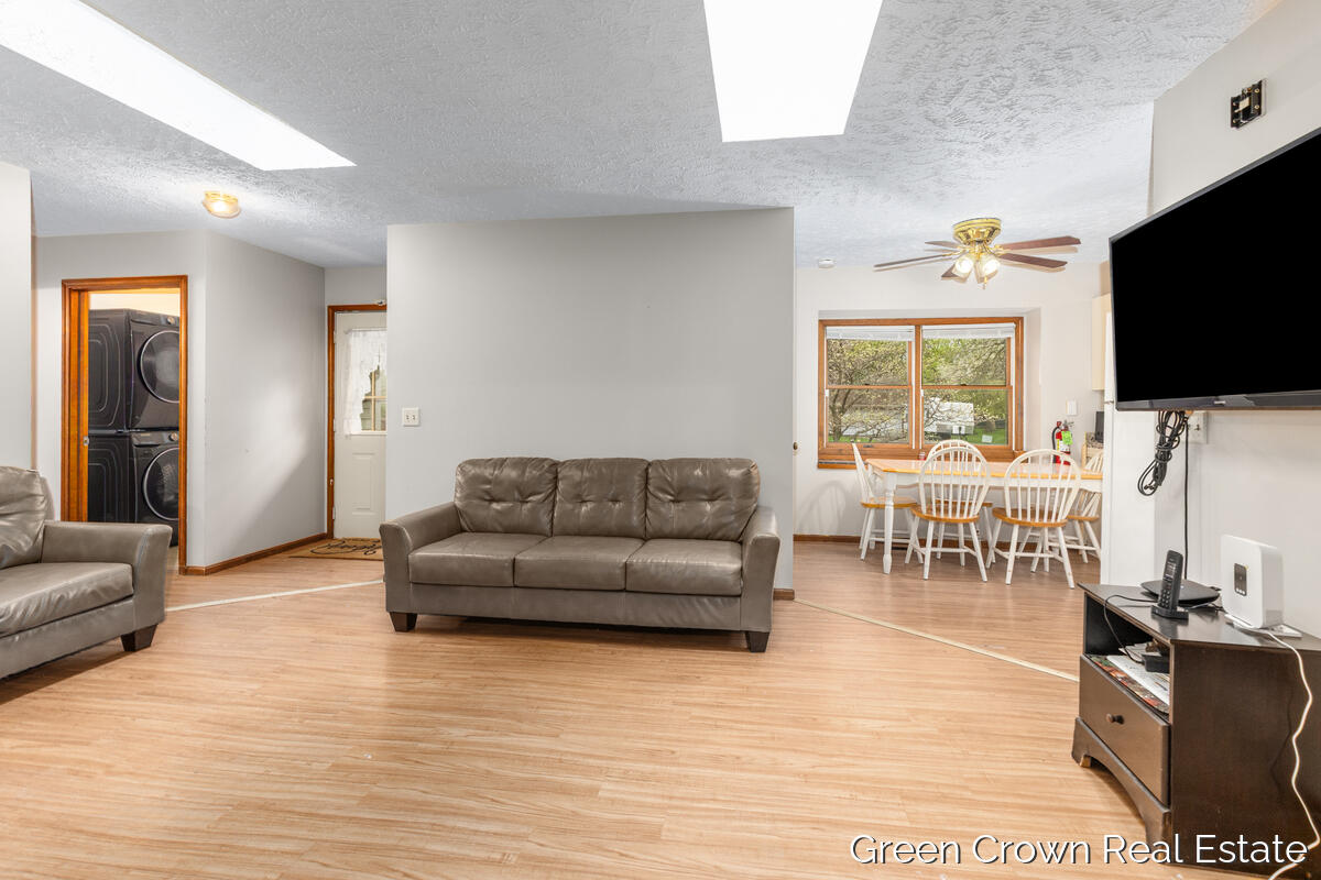 4982 Wilcox Road Holt, MI 48842 - Photo 5 of 30 4982-Wilcox_005