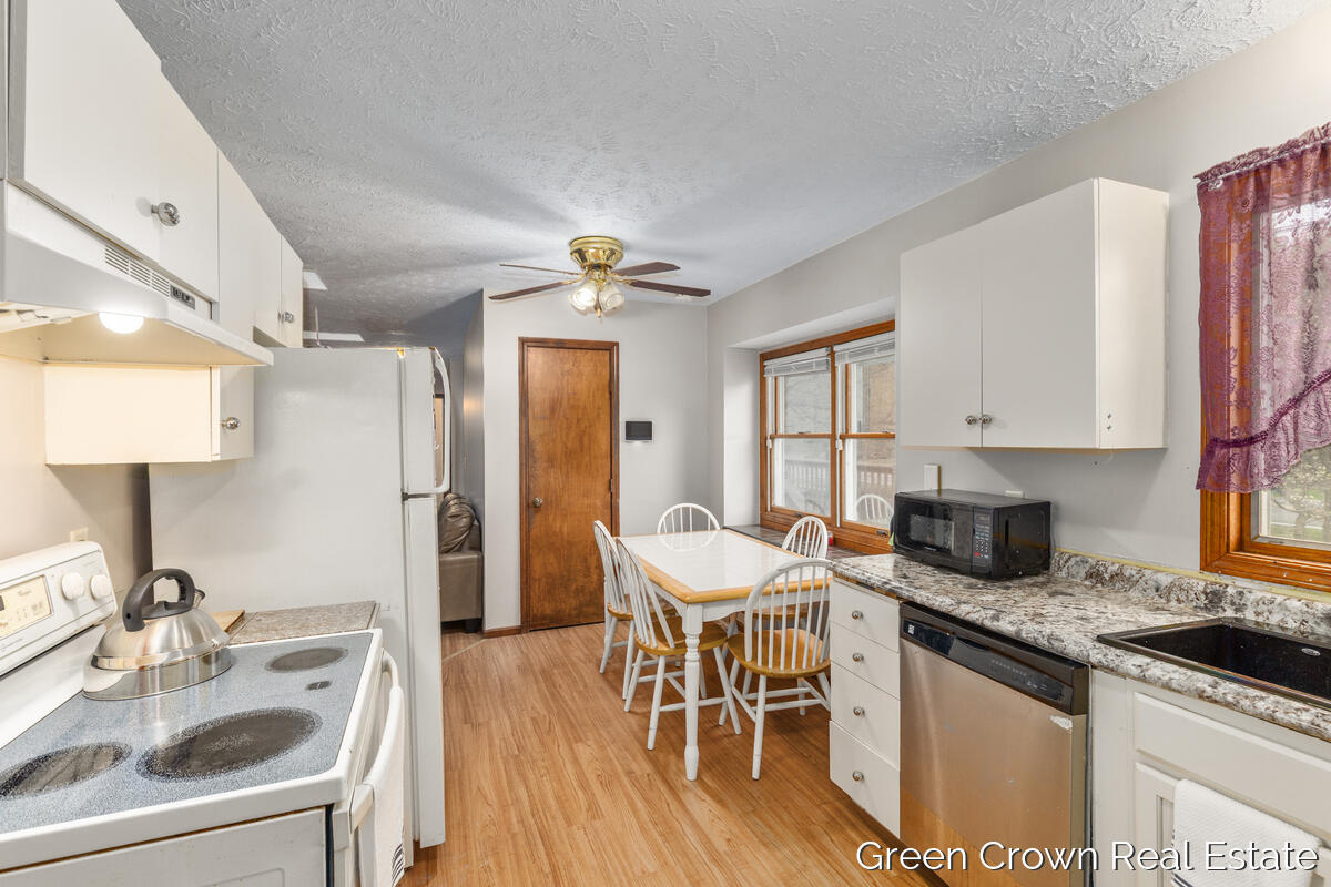 4982 Wilcox Road Holt, MI 48842 - Photo 8 of 30 4982-Wilcox_008