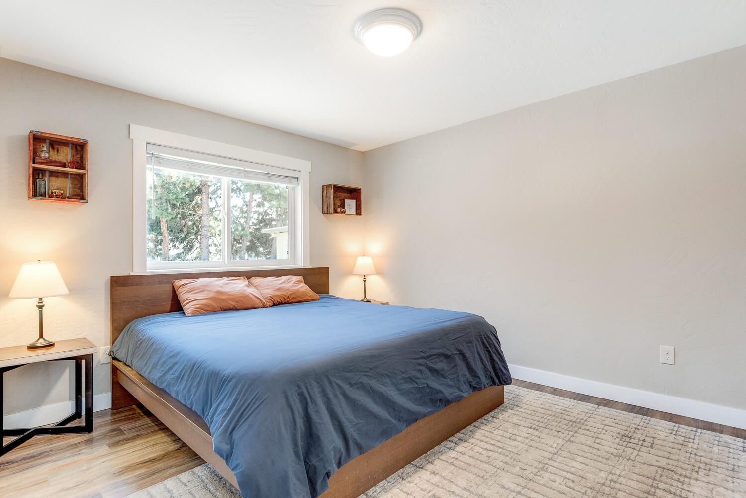 63406 Vogt Road Bend, OR 97701 - Photo 12 of 27 Primary bedroom