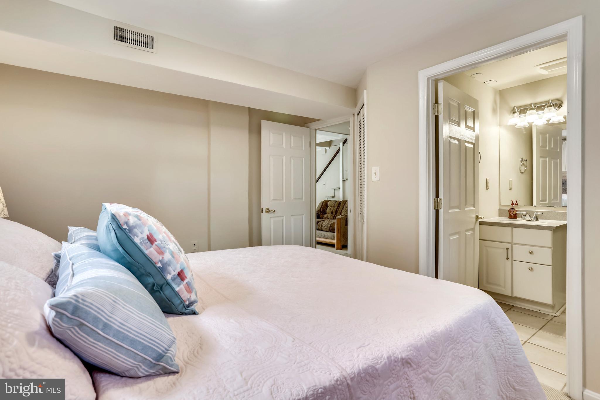 5339 Pooks Hill Road Bethesda, MD 20814 - Photo 21 of 27 bonus room/ den on lower level