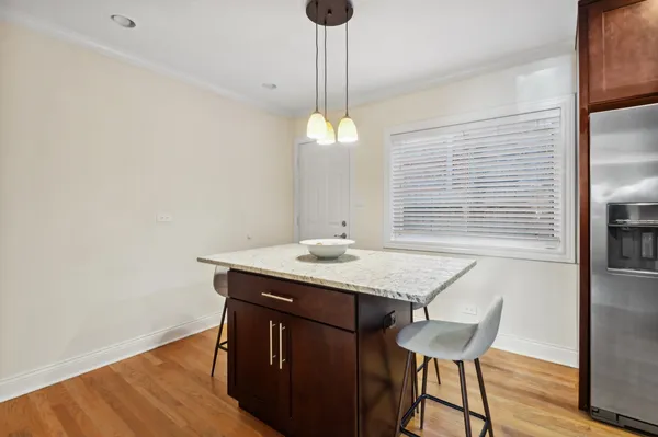 $4,000 | 1607 West Sunnyside Avenue, Chicago, IL 60640