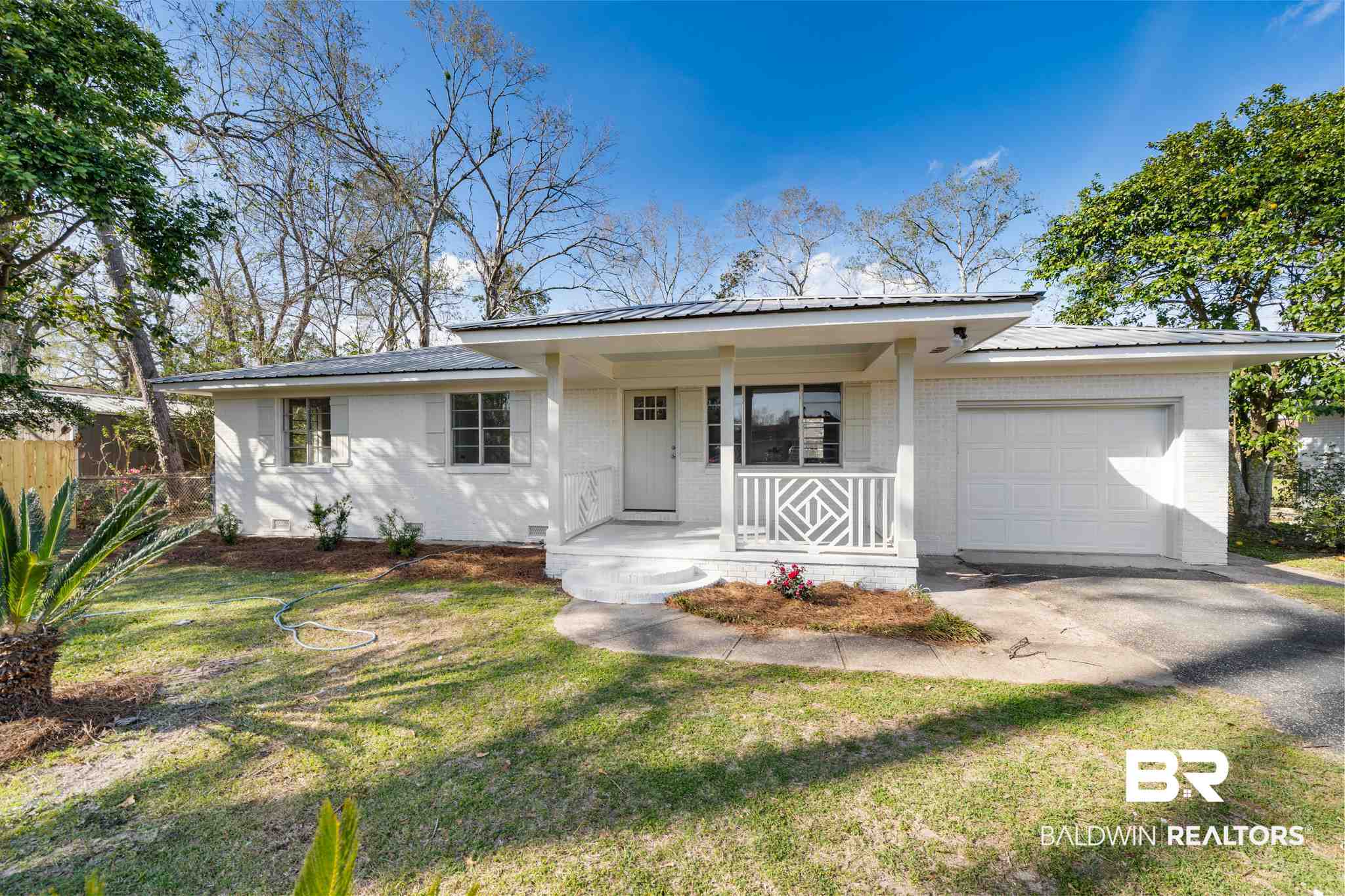 613 East Myrtle Avenue Foley, AL 36535 - Photo 1 of 17