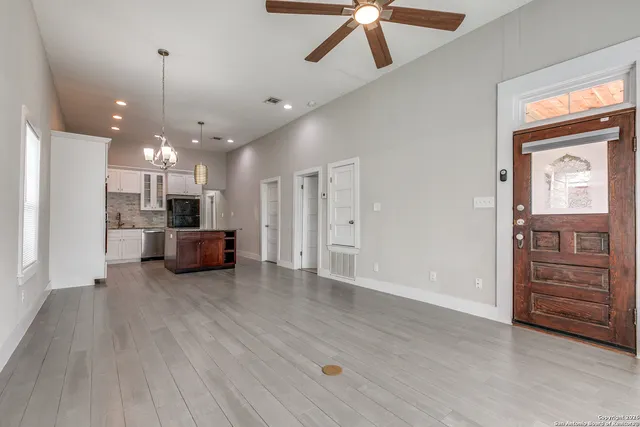 $1,500 | 104 Cactus Street, San Antonio, TX 78203