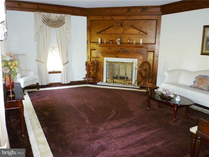 101 Fostertown Road Lumberton, NJ 08048 - Photo 4 of 25 Living Room