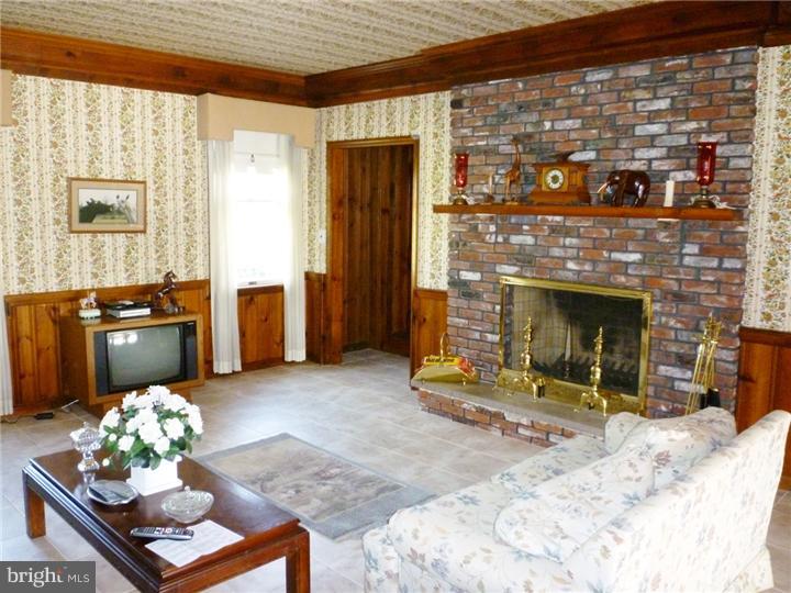 101 Fostertown Road Lumberton, NJ 08048 - Photo 5 of 25 Family Room