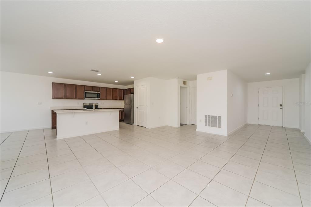 1373 Lucerne Loop Road Northeast Winter Haven, FL 33881 - Photo 3 of 25